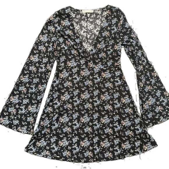 One Clothing Dresses & Skirts - Free People Say Hello Black Ditsy Floral Mini Dress with Bell Sleeves